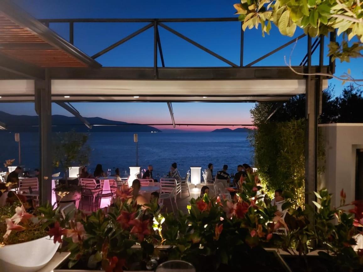 Deni Sea View Apartment Vlorë Екстериор снимка