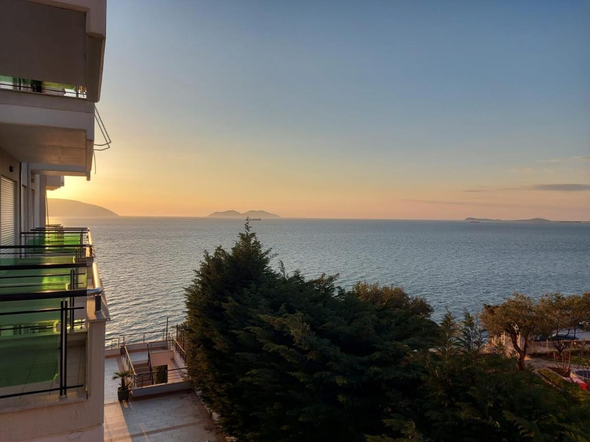 Deni Sea View Apartment Vlorë Екстериор снимка