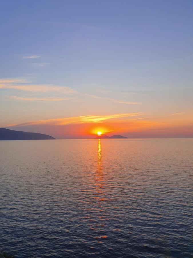 Deni Sea View Apartment Vlorë Екстериор снимка